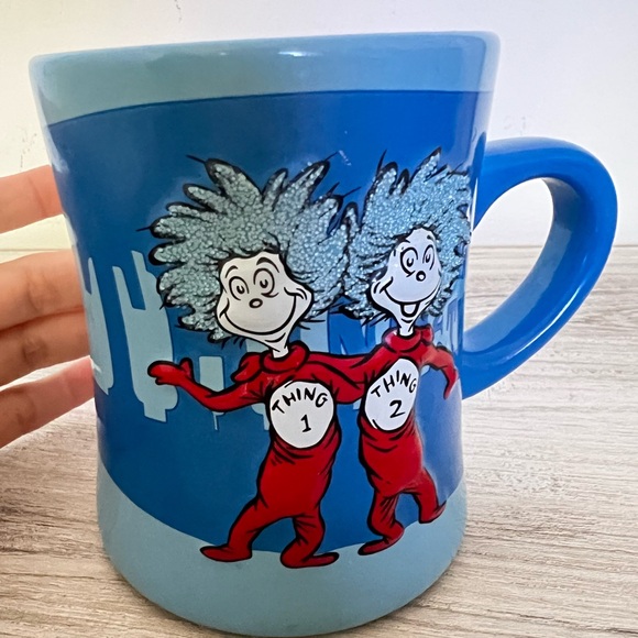 Universal Studios Thing 1 and 2 Coffee Mug. - Picture 5 of 5